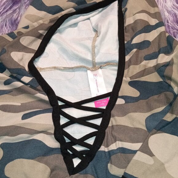 Hoodie Camo Dress - Picture 3 of 4